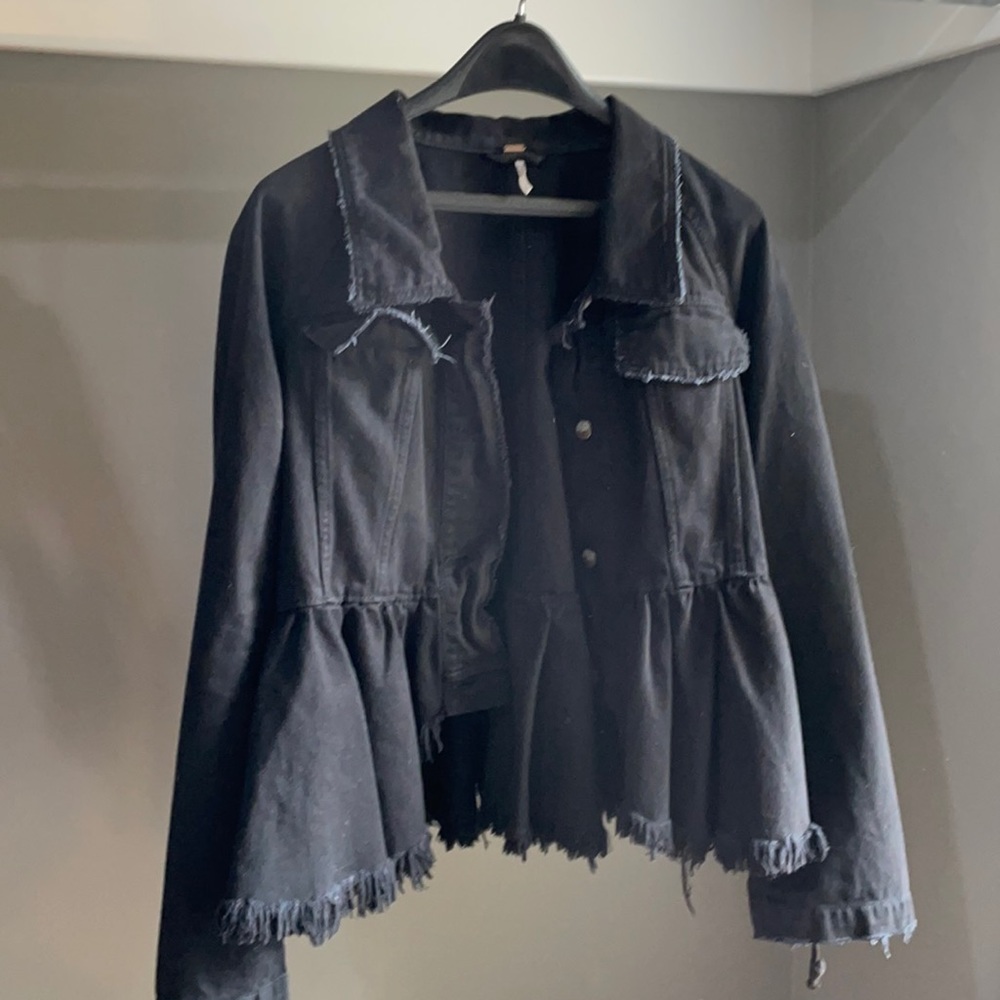 Free people used Black jean jacket